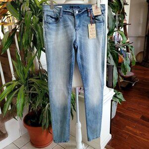 Decree Sz 7 Jeans Denim Leggings Manufactured Distressing Light Wash Mid Rs NWT
